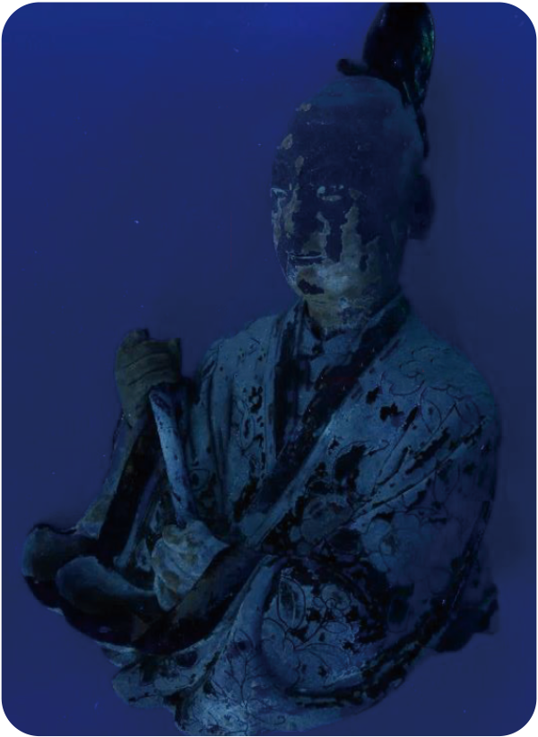 Blotches of glowing on the glaze of the face under UV light