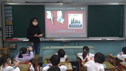 圖8. 說明摺紙卡上的操作步驟