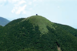 圖八 面天山的形狀像一口大鐘