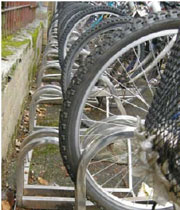 圖3 公館捷運站單層單車停車格