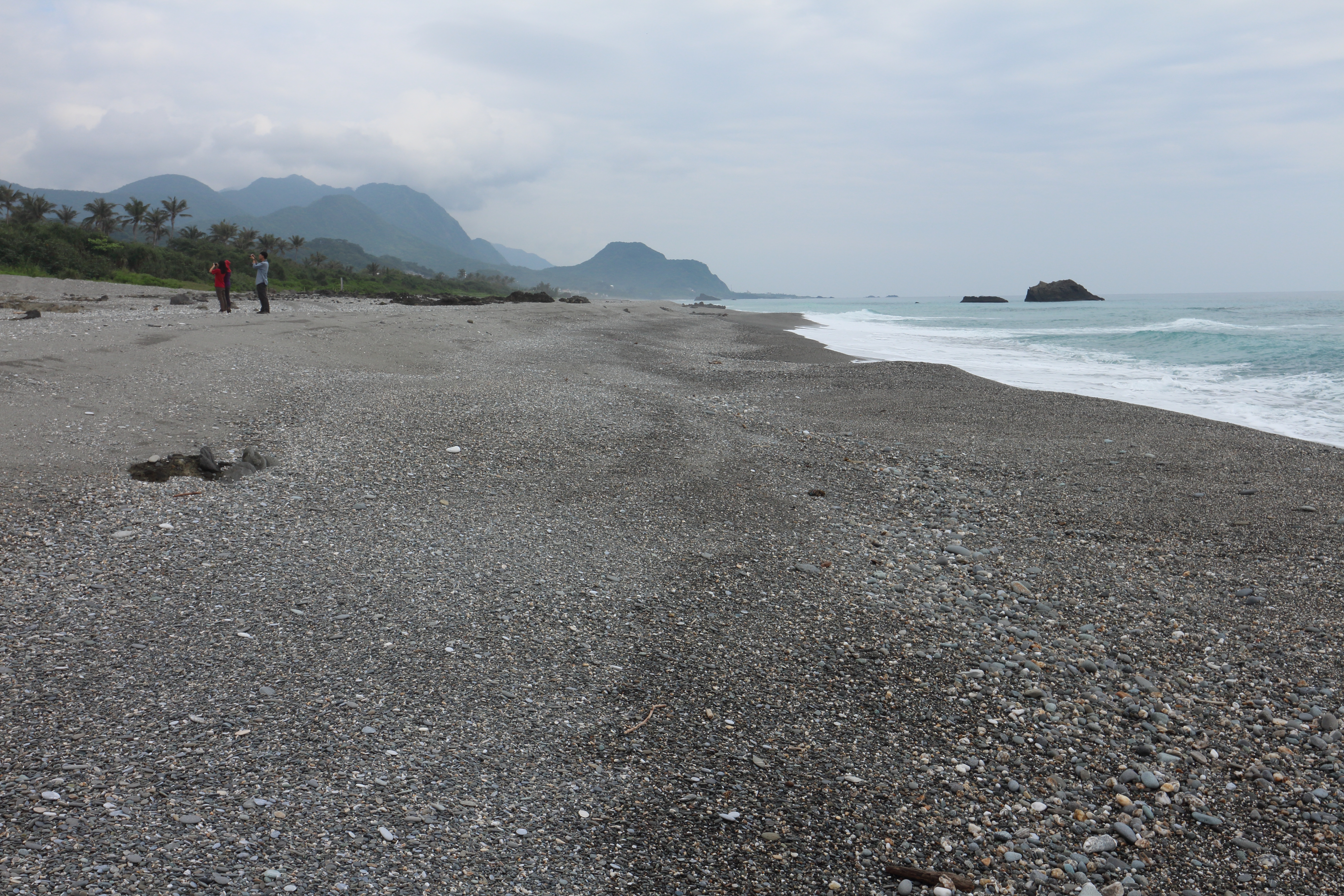 大峰峰奇岩附近的海岸礫灘